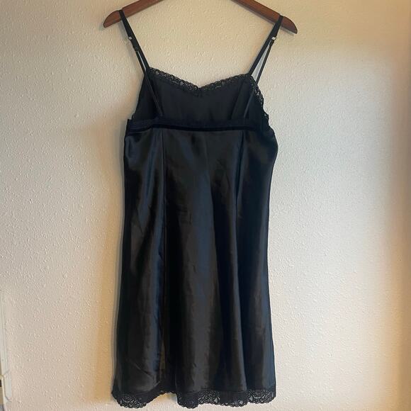 Adorable 90s Whimsygoth Black Slip Dress with Velvet Accents - Picture 5 of 6